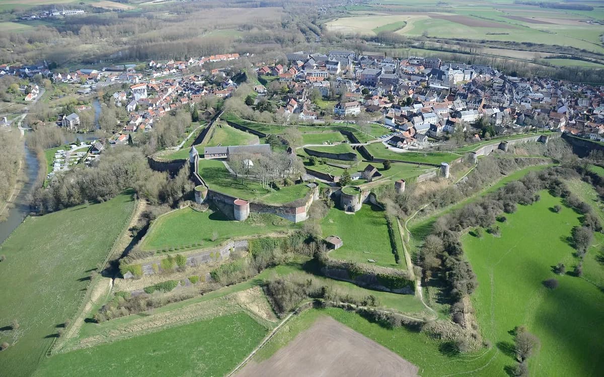 Montreuil-sur-Mer, Hauts-de-France — jeu de piste à Montreuil-sur-Mer